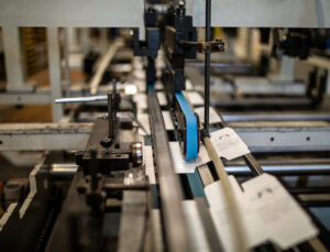 Piega-Incolla-300x229 Il valore del packaging: sinergie nel percorso di lavorazione